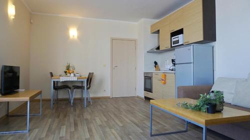 Dapur atau dapur kecil di Обзор Бийч - Obzor Beach