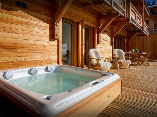 Lodge Nicola - OVO Network