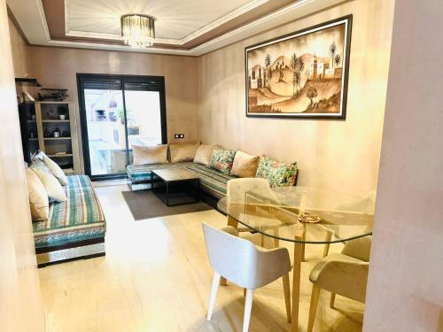 Coin salon dans l'établissement GUELIZ, majorelle, Beautiful apartment with large terrace