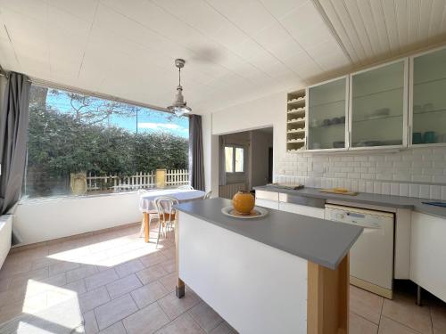 MISTRAL Appartement T3 climatisé pour 4 personnes proche plage de la Capte