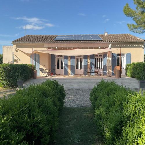 Maison familiale avec Mazet et grande piscine Uzès