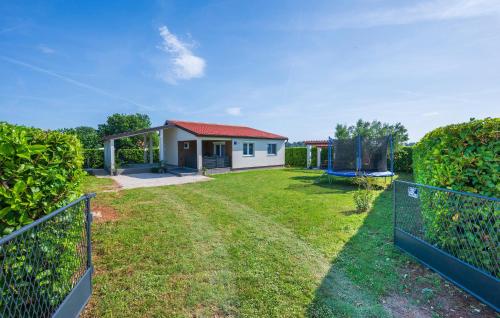 Amazing Home In Fazana With Wifi