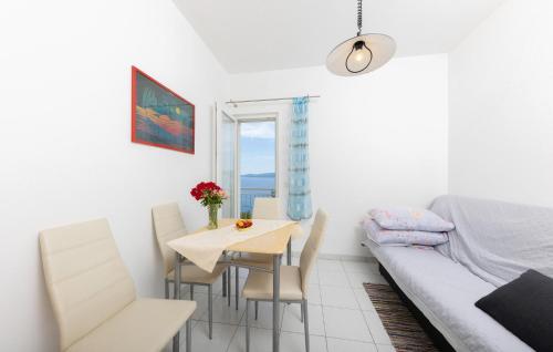 Cozy Apartment In Omis With Wifi