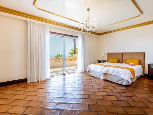 Villa Toscana Indoor Heated Pool, Sea view