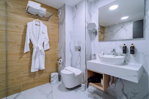 Koupelna v ubytování ARIS Boutique Hotel & SPA