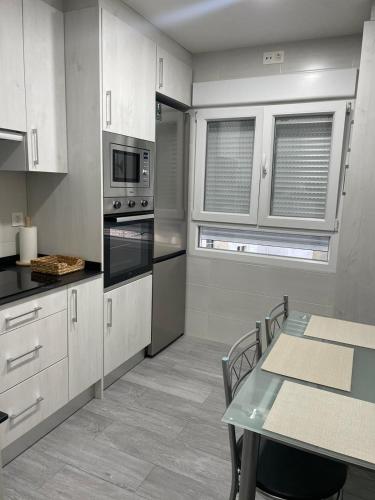 Dapur atau dapur kecil di Adoracte 4 Mieres Apartamentos