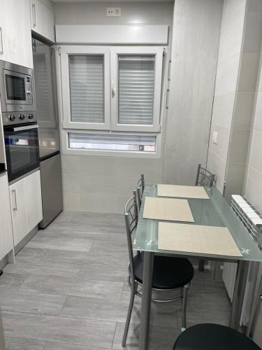 Dapur atau dapur kecil di Adoracte 4 Mieres Apartamentos