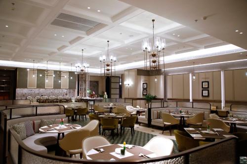 Imagen de la galería de Beijing Palace Soluxe Hotel Astana, en Astana