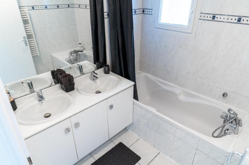 Photo de la galerie de l'établissement Évasion Chic - Plages Terrasse, clim 2 ,Parkings, à Marseille