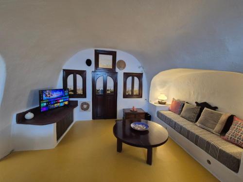 Kristy Cave House