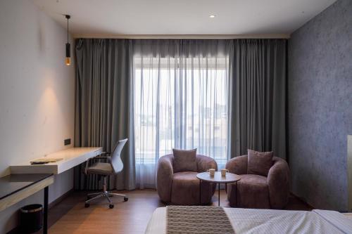 Posezení v ubytování Hotel Tulips Grand