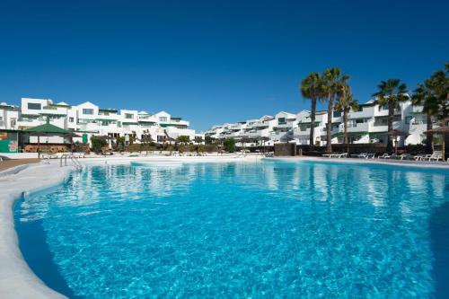 Foto El Balcon del Mar-shared pool, tennis court and sea view 3