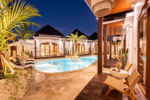an image of a swimming pool in a villa at Casa Maddu in Tegalalang
