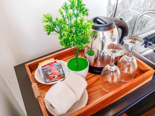 Kemudahan buat kopi dan teh di Umah Geina Ubud