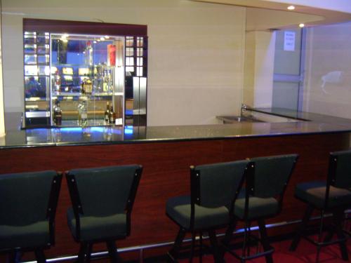 Lounge nebo bar v ubytování Gaborone Hotel