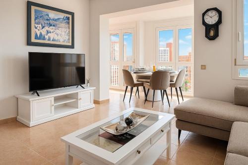 Apartamento a Estrenar con Vistas a la Playa de Levante con Plaza de Garaje