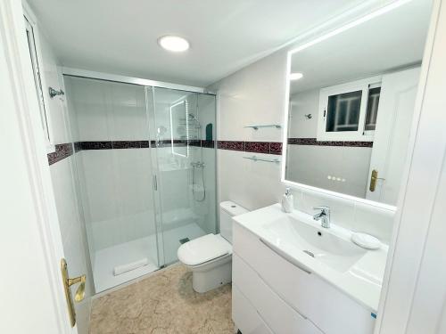Apartamento a Estrenar con Vistas a la Playa de Levante con Plaza de Garaje
