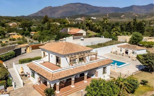Villa Hermana del Sol by Lica
