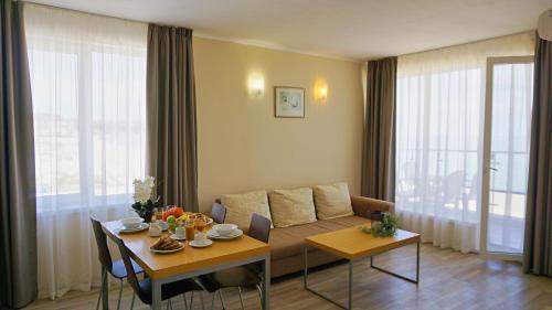 Ruang duduk di Обзор Бийч - Obzor Beach