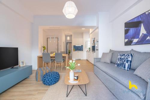 Bright, Central Hideaway Near Acropolis & Metro!