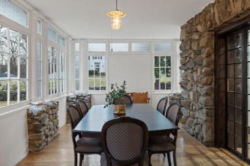 Gambar di galeri bagi Lakeside Haven - Ultimate Relaxation Spot di Monroe