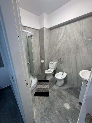 Ένα μπάνιο στο Apartament 3 camera Dem Radulescu H&H