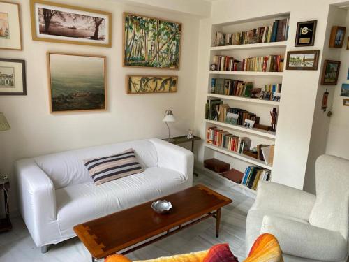 downtown cozy apartment for four