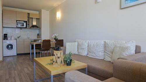 Dapur atau dapur kecil di Обзор Бийч - Obzor Beach