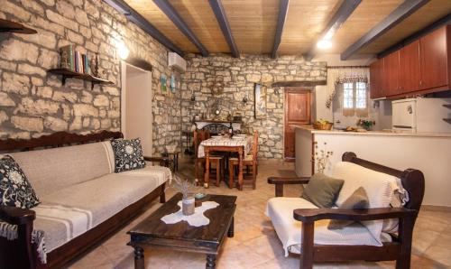 Χώρος καθιστικού στο ELEONAS Othoni