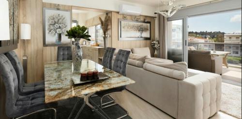 Infinity of the seas
