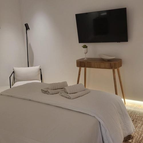 Oro suites budget