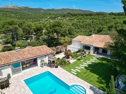 Villa Prestige 5 étoiles, Piscine, Jacuzzi & Vue - Climatisation