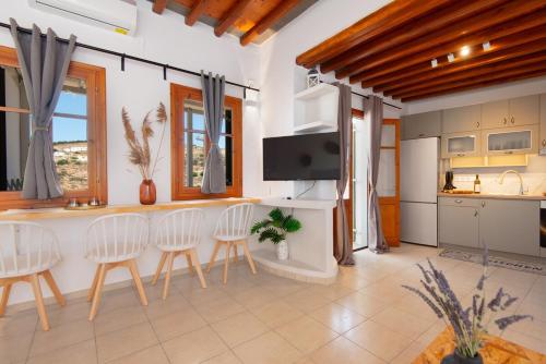 Dapur atau dapur kecil di Artemaki House