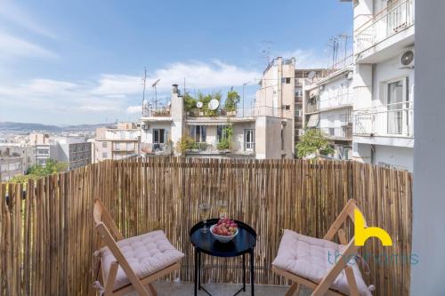 Modern Athens Stay - 2BR with Balcony, Steps to Metro
