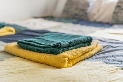 Ένα ή περισσότερα κρεβάτια σε δωμάτιο στο Welcome to Your Comfy Stay in Upper Stoke,Coventry