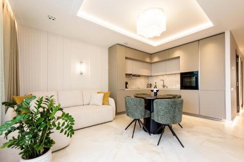 Playa Miraflores Luxury Beachfront Apartment