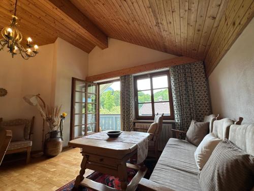Posezení v ubytování Ferienwohnung Zellerhorn Kerscher