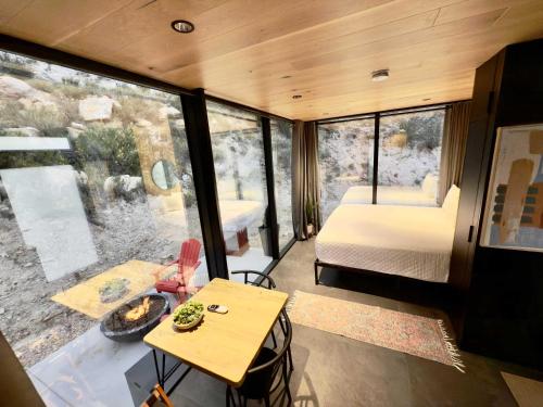 Postel nebo postele na pokoji v ubytování Mirror Mountain at East Zion Resort