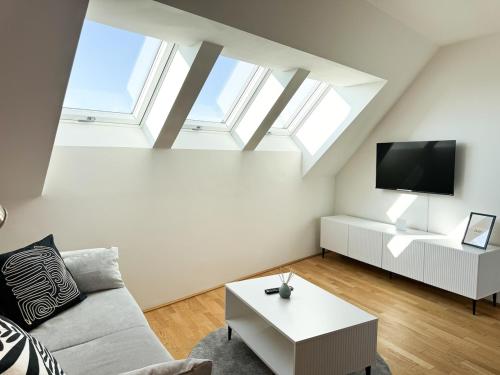 Modern & Spacious 2BR Apartment with Balcony