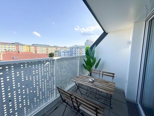 Modern & Spacious 2BR Apartment with Balcony