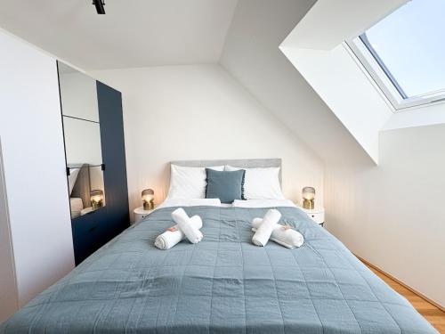 Modern & Spacious 2BR Apartment with Balcony