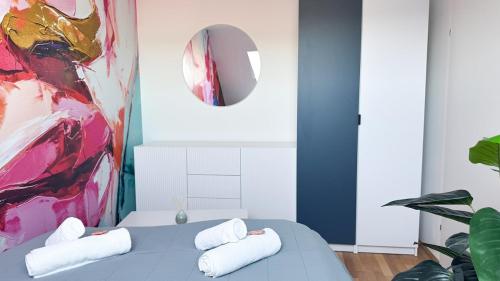 Modern & Spacious 2BR Apartment with Balcony