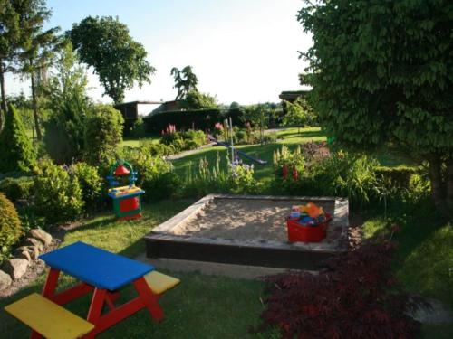 Taman di luar Beautiful Apartment in Robertsdorf with Garden