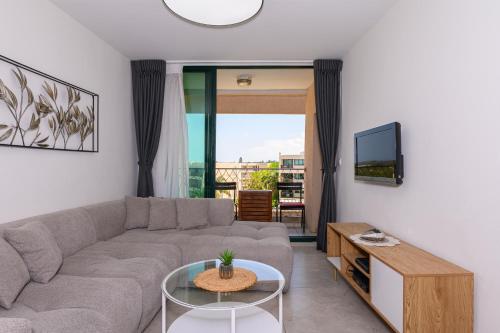Μια τηλεόραση ή/και κέντρο ψυχαγωγίας στο Dream Suite Caesarea