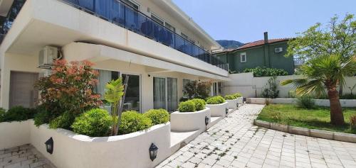 Taman di luar Harika bir yer