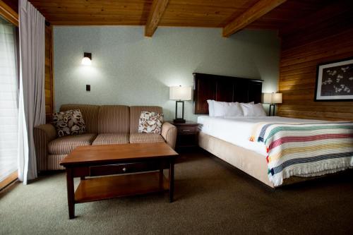 Postel nebo postele na pokoji v ubytování Oakwood Resort