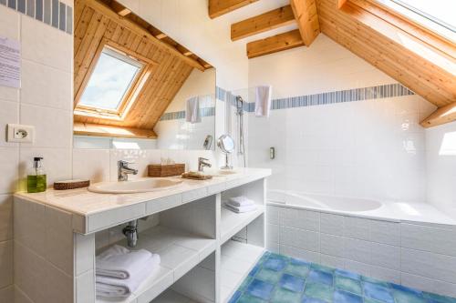 Koupelna v ubytování La Désirade - Hôtel, Spa & Restaurant