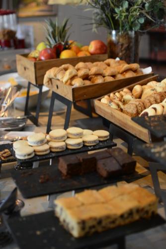 Eten bij of ergens in de buurt van het hotel

