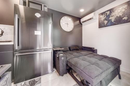 Katil atau katil-katil dalam bilik di Mod Bungalow with Ultra-Private Outdoor Hang Space!