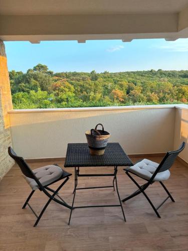 Μπαλκόνι ή βεράντα στο Villa Cecilia - 4 bedrooms, 4 bathrooms, heated inside pool, gym
